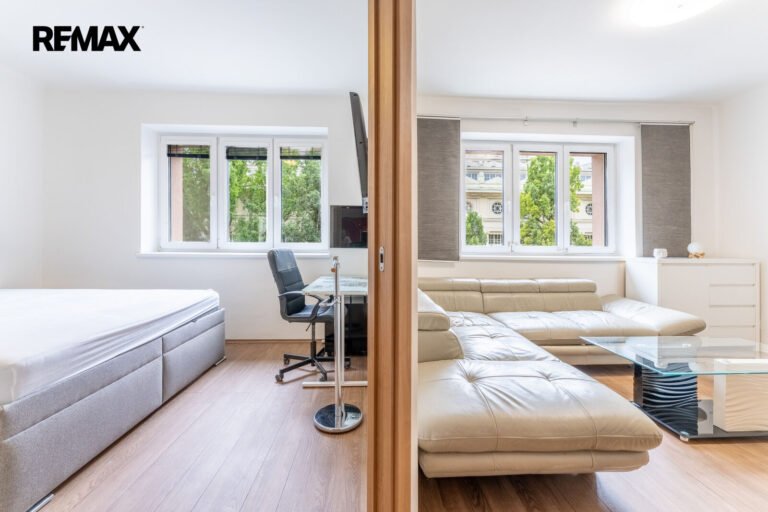 Pronájem bytu 2+kk, 52 m2, Praha